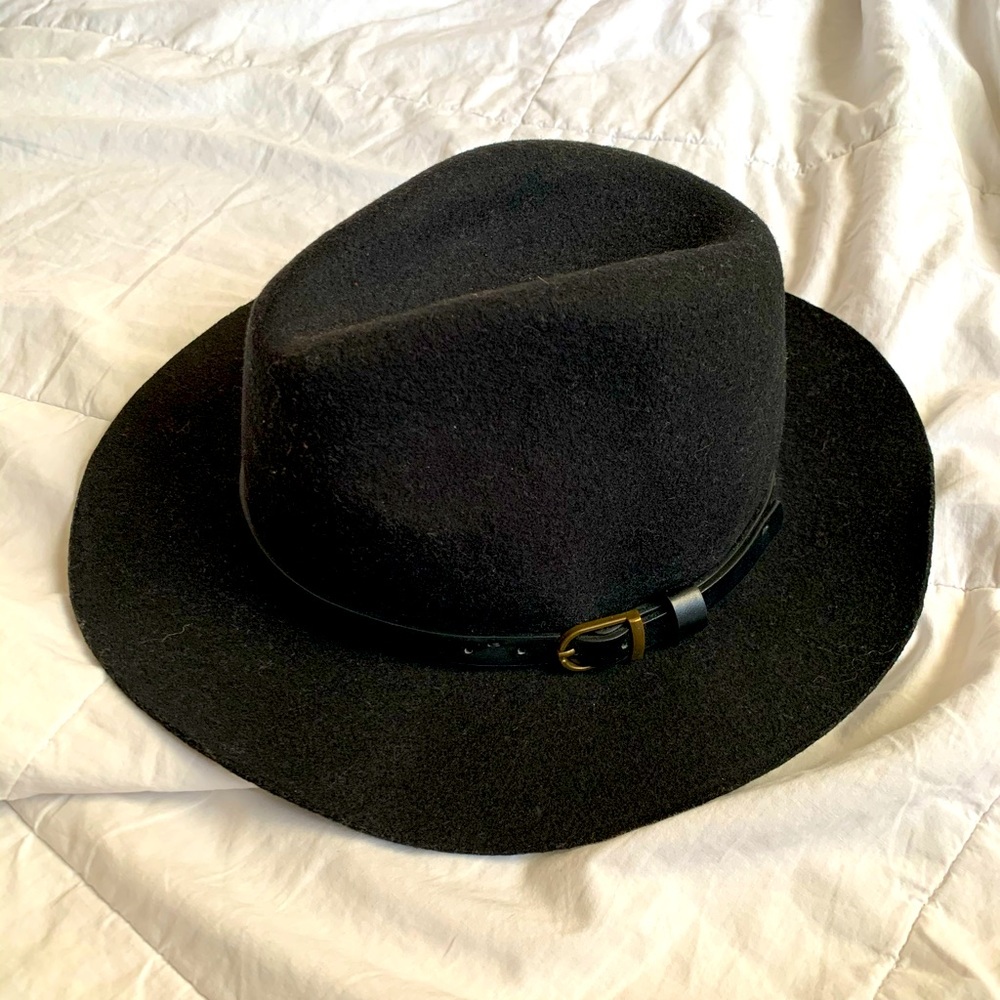 Forever 21 Black hat